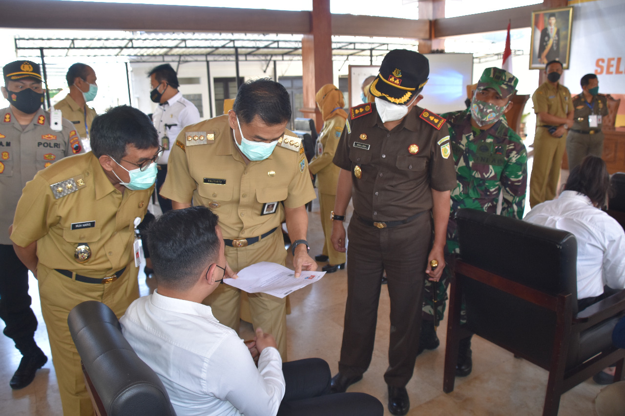 Walikota Monitoring Pelaksanaan Seleksi Kompetensi Dasar CPNS Pemerintah Kota Salatiga 
